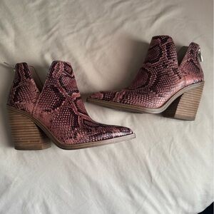 Vince Camuto Gigietta snakeskin Heeled Boots